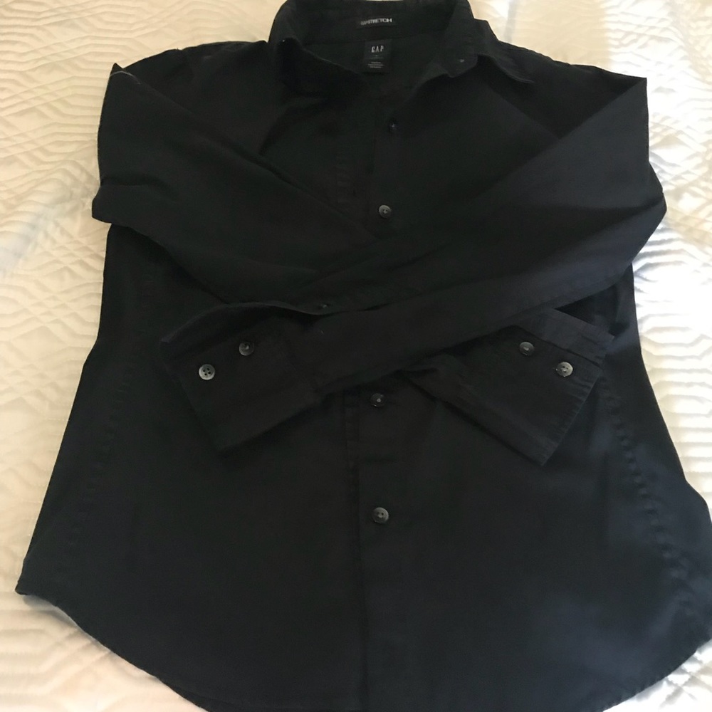 Gap black shirt good condition